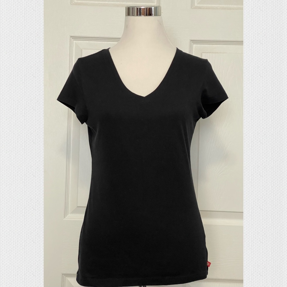 Black T-shirt